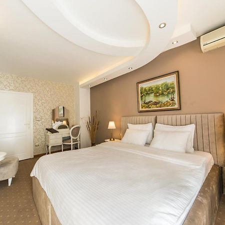 Garni Hotel President De Luxe Kragujevac Exterior photo