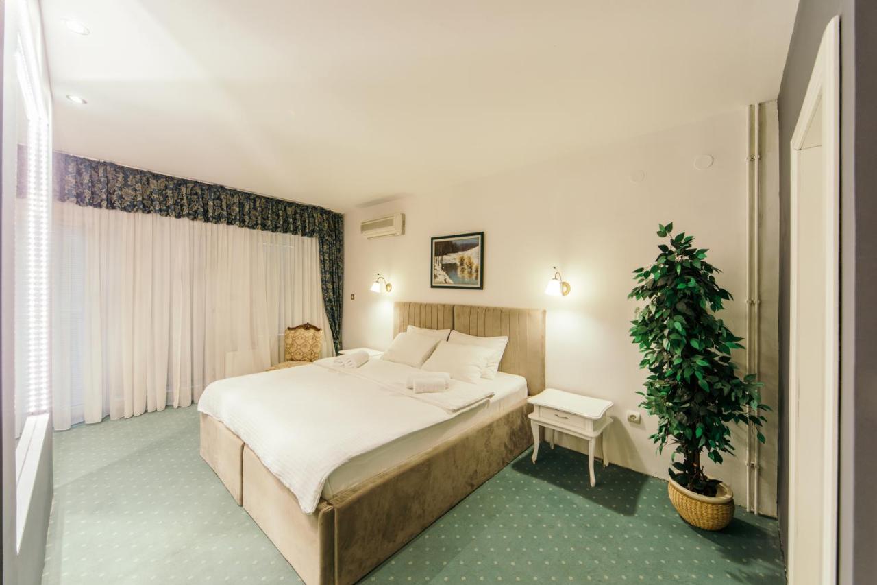 Garni Hotel President De Luxe Kragujevac Exterior photo