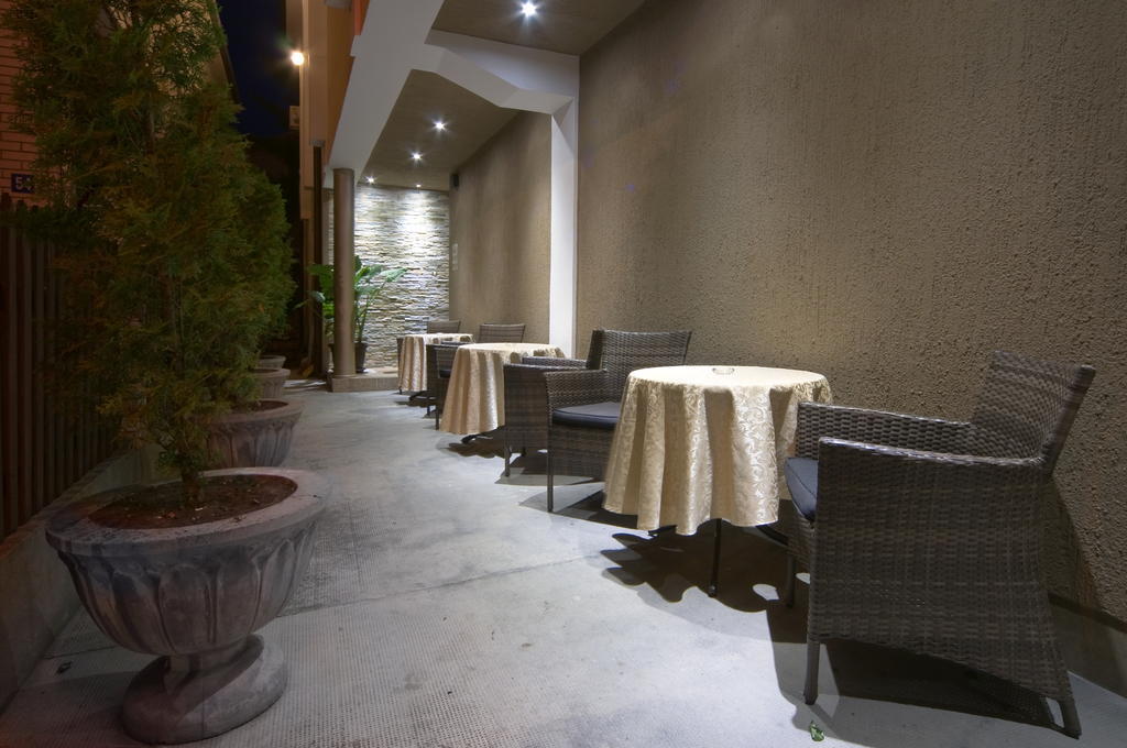 Garni Hotel President De Luxe Kragujevac Exterior photo